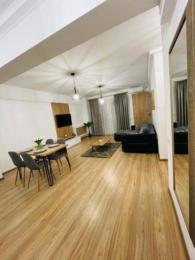 Royal Moonlight Apartment Mamaia Exterior foto